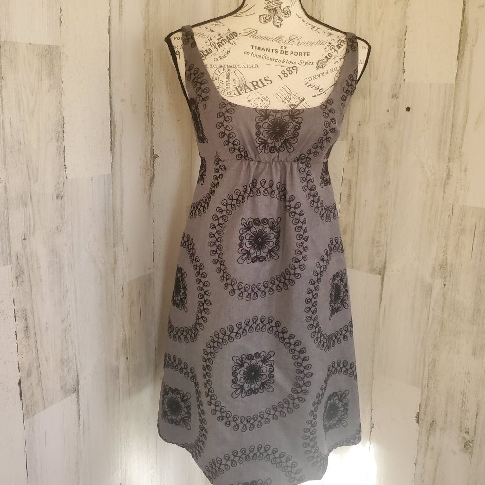 NWT BETH BOWLEY EMBROIDERED EMPIRE WAIST SLEEVELESS WOOL DRESS